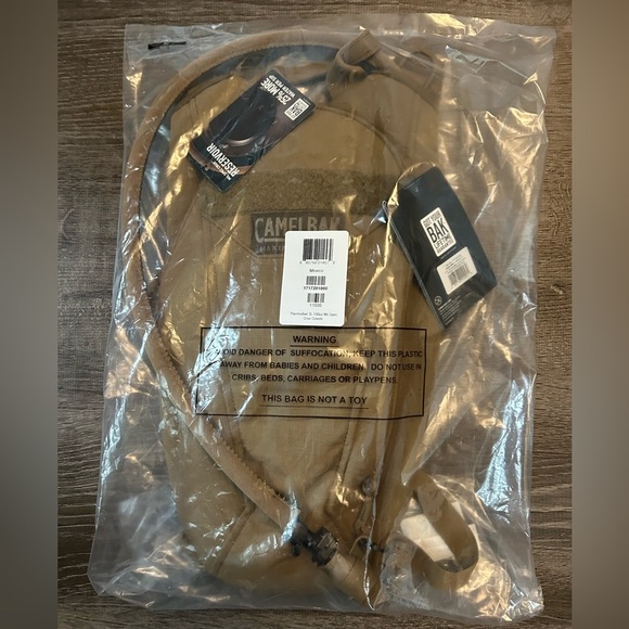 Camelbak Handbags - NWT Camelbak ThermoBak® 3L 100oz Mil Spec Crux